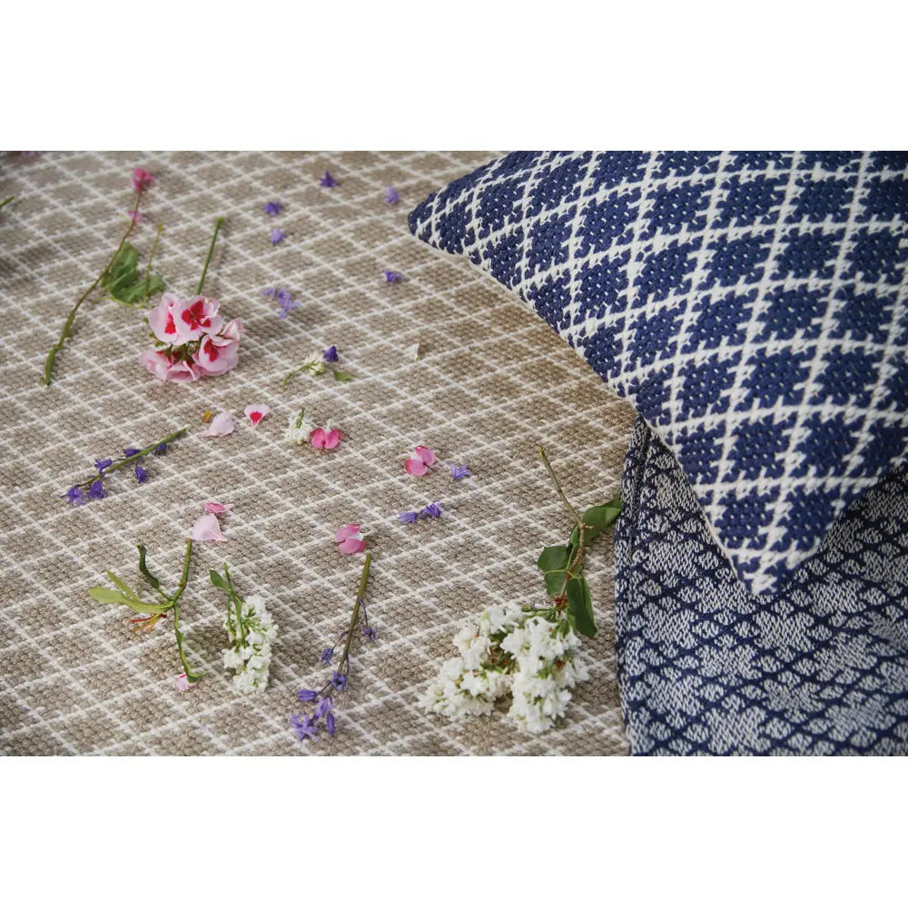 Trellis Rug Natural - view 5